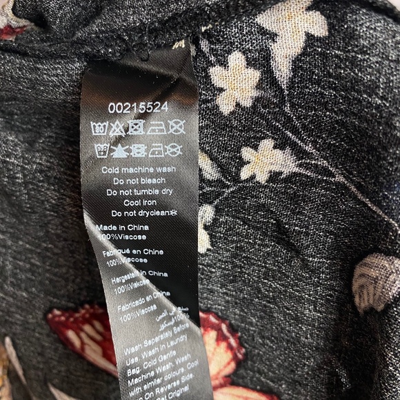 NWT Evans Womenʻs Plus Size Pintuck Black Butterfly Print Blouse Size 30/32 - Picture 8 of 9